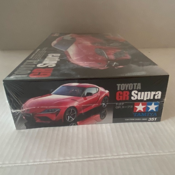 TAMIYA TOYOTA GR SUPRA 24351 - 1/24 SCALE MODEL KIT - Picture 2 of 5